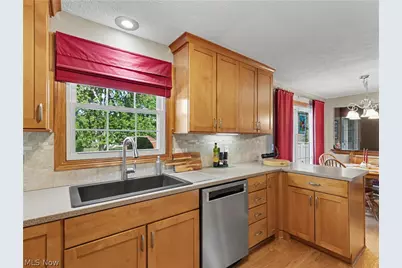 12203 Shoshone Avenue NW, Uniontown, OH 44685 - Photo 9