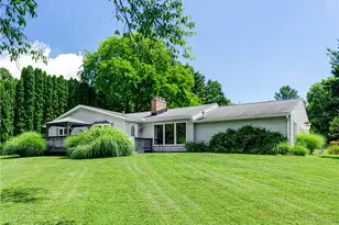1726 Orchard Dr, Akron, OH 44333 - Photo 3