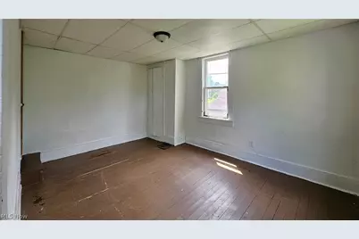 419 Bryant Avenue, Cambridge, OH 43725 - Photo 9