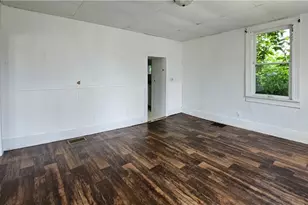 419 Bryant Ave, Cambridge, OH 43725 - Photo 3