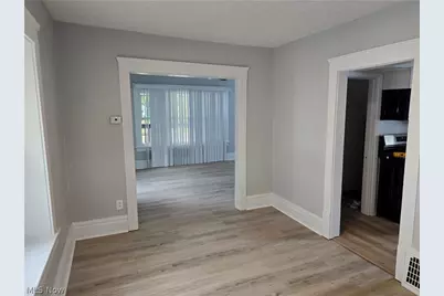 976 Neptune Avenue, Akron, OH 44301 - Photo 9