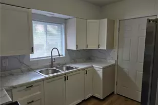 976 Neptune Ave, Akron, OH 44301 - Photo 3