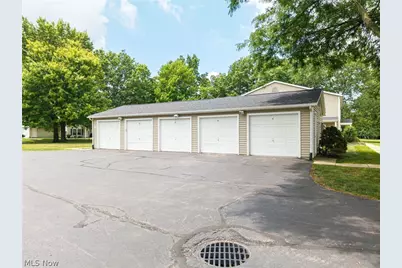 277 Canterbury Lane #D-34, Medina, OH 44256 - Photo 3