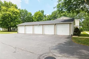 277 Canterbury Ln, Medina, OH 44256 - Photo 3