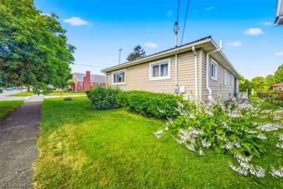 240 Russell Road, Conneaut, OH 44030 - Photo 3