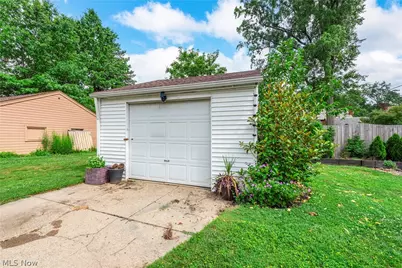 16800 Pilgrim Avenue, Loveland, OH 44111 - Photo 9
