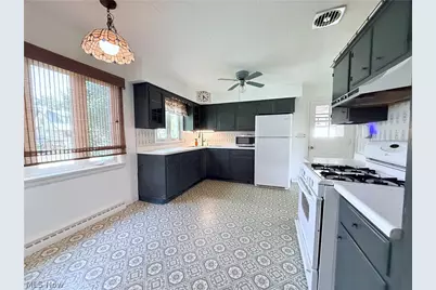 426 W Oregon Avenue, Sebring, OH 44672 - Photo 3