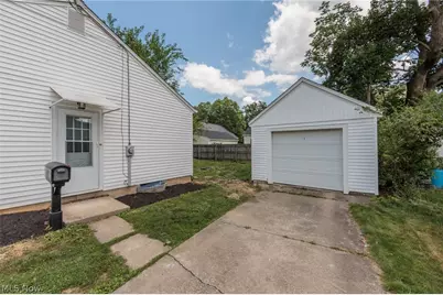 173 Wichita Place, Akron, OH 44313 - Photo 3