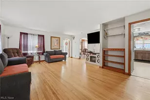 369 E 46th St, Lorain, OH 44052 - Photo 7