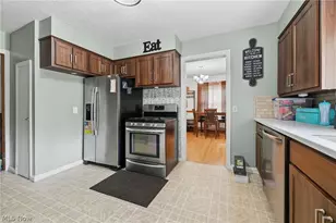 369 E 46th St, Lorain, OH 44052 - Photo 11