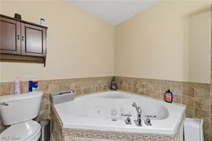 369 E 46th St, Lorain, OH 44052 - Photo 5