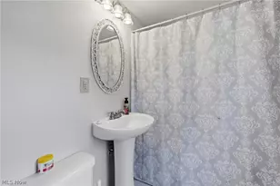 369 E 46th St, Lorain, OH 44052 - Photo 17