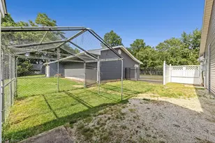 2151 Beach Dr, Akron, OH 44312 - Photo 9