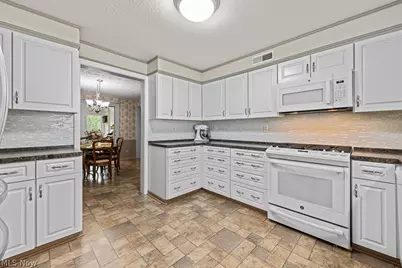 2151 Beach Drive, Akron, OH 44312 - Photo 23