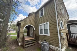 918 Frederick Blvd, Akron, OH 44320 - Photo 3