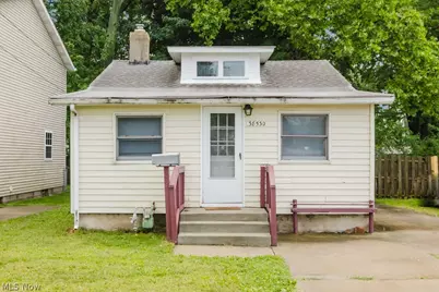 38530 Plains Court, Willoughby, OH 44094 - Photo 3