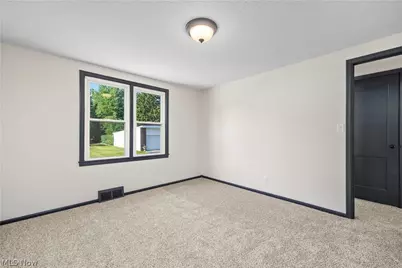 46175 Middle Ridge Road, Amherst, OH 44001 - Photo 21