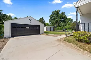 46175 Middle Ridge Rd, Amherst, OH 44001 - Photo 31