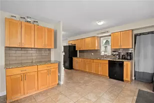 4112 Brockley Ave, Sheffield Lake, OH 44054 - Photo 7