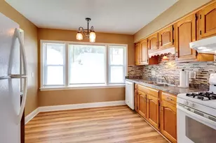 349 Stanford St, Akron, OH 44314 - Photo 3