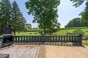 2072 Hartville Rd, Mogadore, OH 44260 - Photo 29