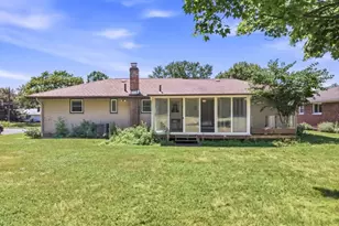 2171 Garden Dr, Wickliffe, OH 44092 - Photo 5