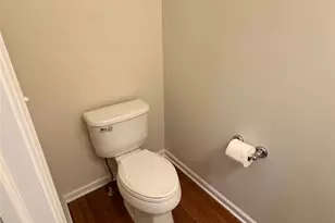 393 Caleb Dr, Akron, OH 44321 - Photo 9