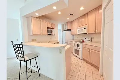 4084 Saint Andrews Court #2, Canfield, OH 44406 - Photo 7