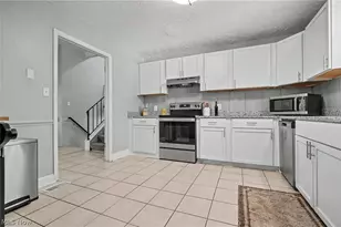 684 Cliffside Dr, Akron, OH 44313 - Photo 11