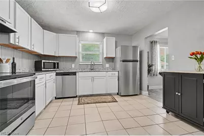 684 Cliffside Drive, Akron, OH 44313 - Photo 7