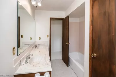 2421 Fairview Road, Uniontown, OH 44685 - Photo 27