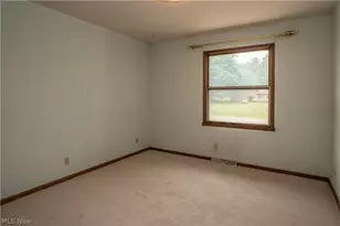 2421 Fairview Rd, Uniontown, OH 44685 - Photo 19