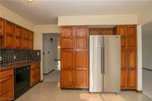 2421 Fairview Rd, Uniontown, OH 44685 - Photo 13