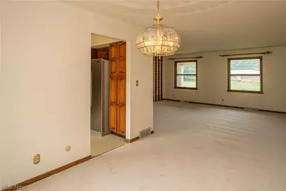 2421 Fairview Road, Uniontown, OH 44685 - Photo 9