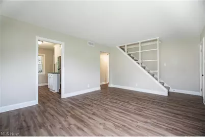 2100 Delmore Street, Cuyahoga Falls, OH 44221 - Photo 9