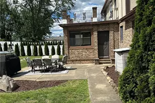 3874 April Dr, Uniontown, OH 44685 - Photo 5