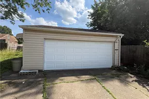 908 Clifford Ave, Akron, OH 44306 - Photo 3
