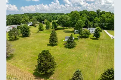 8463 Schubert Avenue NE, Alliance, OH 44601 - Photo 9