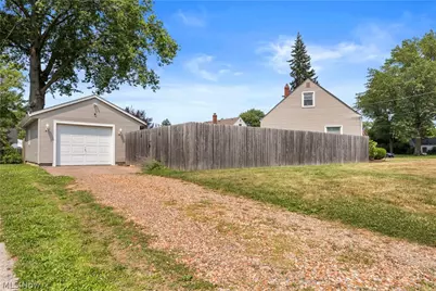 2583 E 38th Street, Lorain, OH 44055 - Photo 33