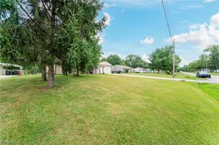 1981 Pinewood Dr, Brunswick, OH 44212 - Photo 3