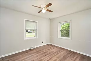 3261 Dewalt Dr, Akron, OH 44312 - Photo 9
