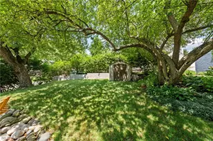 2353 Chestnut Blvd, Cuyahoga Falls, OH 44223 - Photo 35
