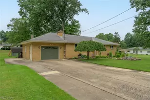 5085 E Rockwell Rd, Austintown, OH 44515 - Photo 3
