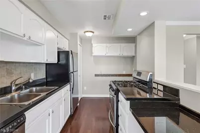 12900 Lake Avenue #327, Oakwood, OH 44107 - Photo 15