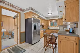 9015 Mapleton St SE, East Canton, OH 44730 - Photo 13