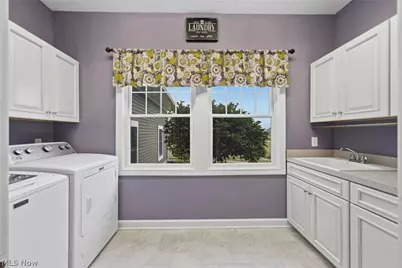 9288 Columbus Road NE, Louisville, OH 44641 - Photo 5