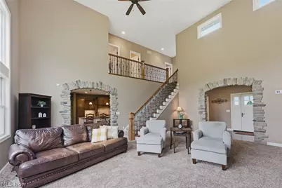 9288 Columbus Road NE, Louisville, OH 44641 - Photo 7