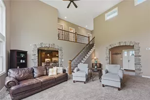 9288 Columbus Rd NE, Louisville, OH 44641 - Photo 7
