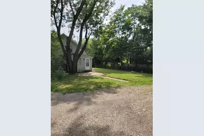 129 W Oak Street, Kent, OH 44240 - Photo 3