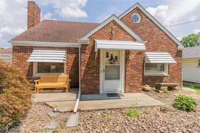 255 Grandview Avenue, Hubbard, OH 44425 - Photo 1